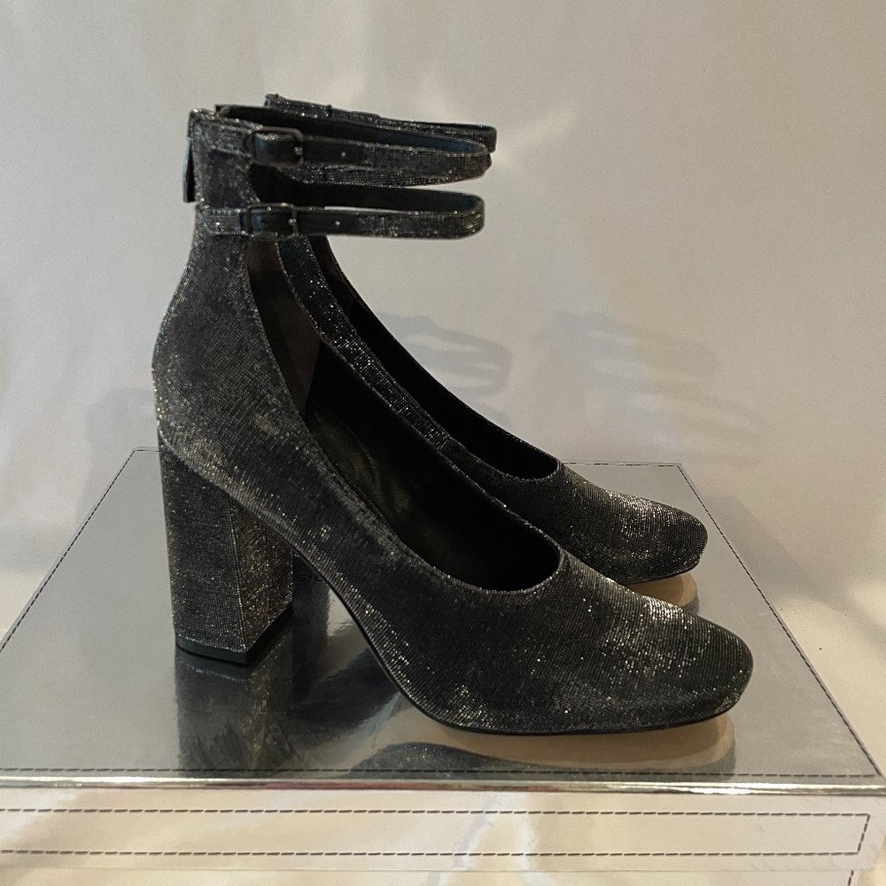Sigerson Morrison Plum2 Black Ankle Strap Heels Pumps Shoes Size 8 NEW